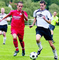 Torgefhrlich: Melsungens Sebastian Boll (r.) konnte die 1:3-Niederlage trotz seines Tores nicht verhindern. Foto: Hahn